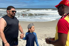 Corpo de Bombeiros orienta sobre retirada de pulseirinhas e cuidados com crianças nas praias