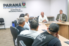 O secretário de Estado da Segurança Pública Hudson Leôncio Teixeira recebeu, nesta segunda-feira (30), na Cidade da Polícia, a presidente Vanderleia Pereira Leite e demais representantes do SINDARSPEN - Sindicato dos Policiais Penais do Paraná. 