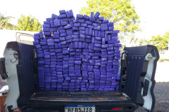 Operação policial em fronteiras e divisas apreende 186 quilos de drogas na PR-480, em Realeza