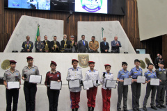Academia de Letras dos Militares Estaduais do Paraná é homenageada em sessão solene na Alep