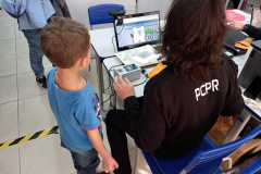 PCPR na Comunidade leva serviços de polícia judiciária para crianças da Associação Lar CriançArteira em Curitiba