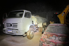 PM descobre barracão utilizado como desmanche e recupera veículos em Londrina