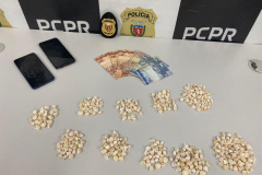 PCPR e PMPR apreendem 475 pedras de crack e prendem suspeitos durante operação de saturação em Almirante Tamandaré