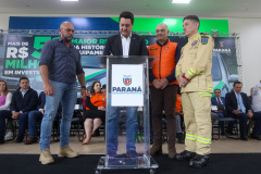 Secretário Hudson participa da entrega de R$ 52 milhões em veículos e equipamentos à Defesa Civil