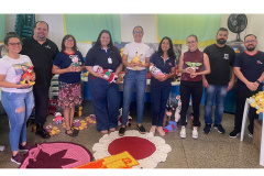 Em Foz do Iguaçu, Polícia Penal entrega amigurumis para ONG e Delegacia da Mulher