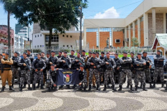 BATALHÃO DE CHOQUE DA PMPR APRESENTA BALANÇO DE PRISÕES E APREENSÕES EM 2023 