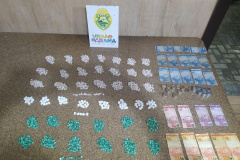 PMPR apreendi drogas, dinheiro, desmantela quadrilha e fecha biqueira do tráfico no Litoral 