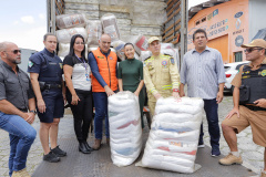 Defesa Civil envia caminhões com mantimentos para Matinhos e Pontal do Paraná