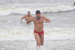 Com provas no mar, Troféu Elite tem 1º dia de competição em Matinhos