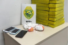 No Litoral, PMPR apreende 26 kg de maconha em carro conduzido por motorista embriagado