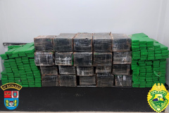 PMPR aborda carro com alerta de furto e encontrada meia tonelada de maconha em Guarapuava