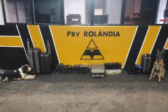 Polícia Militar do Paraná apreende 82 quilos de maconha durante abordagem em ônibus em Rolândia