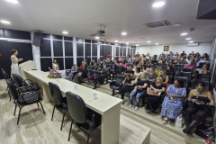 PCPR ministra palestra alusiva ao Dia Internacional da Mulher para 200 servidores em Curitiba