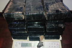 PMPR apreende mais de 13 kg de maconha em operação na PR 986, em Rolândia