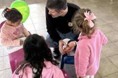 PCPR na Comunidade leva serviços de polícia judiciária e exposições para mais de 250 pessoas em Curitiba e Colombo