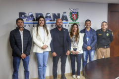 Secretário de Segurança Pública recebe visita da prefeita de Primeiro de Maio na Sesp