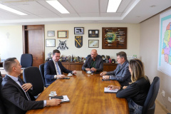 Secretário recebe defensor público-geral do Paraná