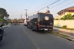 Homem é preso pela PMPR após manter duas pessoas como reféns