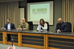 Policiais militares que atuam na Capital participam de palestra sobre o combate à violência contra a mulher