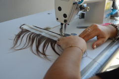 Curso capacita apenadas de Goioerê e Campo Mourão para confecção de próteses capilares; itens serão doados a pacientes oncológicos