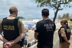 PCPR e PMPR prendem foragido após perícia papiloscópica identificar falsa identidade no litoral