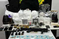 PMPR prende três homens e apreende armas, munições e drogas em Curitiba e região