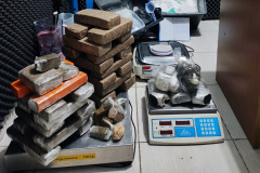 Ação rápida da PMPR desmantela "laboratório caseiro" de drogas