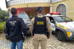 PCPR e PMPR prendem homem por tentativa de feminicídio, estupro e cárcere privado em Carambeí