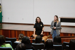 Servidores da Sesp visitam unidades da Polícia Científica em Curitiba