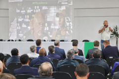 Secretário Hudson participa de reunião da ASSOMEC em Colombo