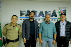 Secretário Hudson recebe comitiva de Bandeirantes