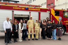 Servidores da Sesp conhecem estrutura do Corpo de Bombeiros em Curitiba 