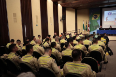 Bombeiros reforçam ações de prevenção e combate a incêndios florestais em simpósio