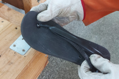 Pessoas privadas de liberdade produzem mais de mil pares chinelos por mês na Penitenciária de Foz do Iguaçu IV