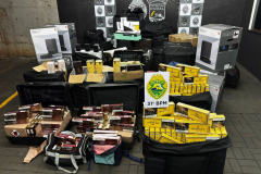 PMPR apreende cigarros contrabandeados  em ônibus de linha em Corbélia