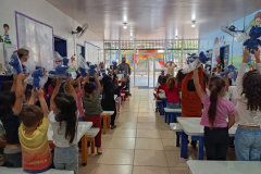 Crianças recebem mais de 4 mil bonecos feitos por pessoas privadas de liberdade