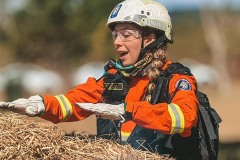 Bombeira paranaense participa de curso de referência sobre prevenção e combate a incêndios florestais no Chile