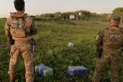 Ações da PMPR e PF no fim de semana resultam em apreensões de cigarros e drogas na fronteira