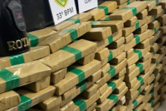 PMPR apreende carga de maconha em caminhão na CIC, em Curitiba