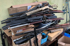 Operação apreende 83 armas e prende homem que ajudava a abastecer o tráfico no RJ