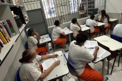 Cadeia Pública Feminina de Astorga realiza aulão de redação para preparar 58 custodiadas para o Enem PPL