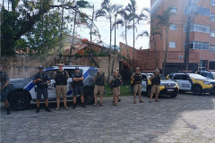 PMPR e Polícia Penal cumprem mandado de prisão por tráfico de drogas em Guaratuba