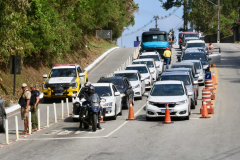 PMPR orienta motoristas a viajar em horários alternativos no acesso ao ferry boat de Guaratuba