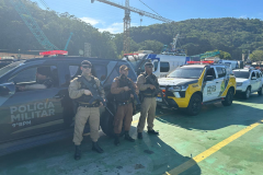 Forças de segurança realizam escolta de custodiados até o Complexo Penal de Piraquara