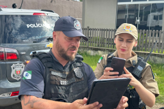 Polícia Penal e PMPR fiscalizam monitorados por tornozeleira eletrônica em Matinhos e Guaratuba