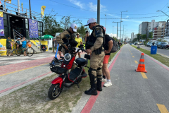 PMPR realiza ação educativa sobre uso de patinetes elétricos e ciclomotores em Matinhos 