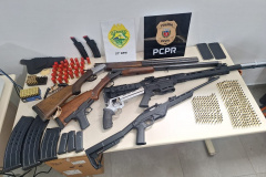 PMPR e PCPR prendem casal e apreendem armas e munições em São Mateus do Sul