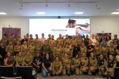 PMPR promove encontro “Chá de Rosas” e debate identidade feminina entre policiais militares