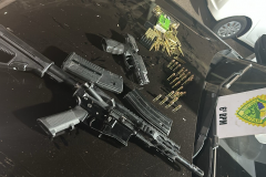 PMPR prende homem e apreende fuzil, pistola e munições após abordagem em Matelândia