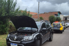 PMPR recupera veículo com placas clonadas abandonado na Fazendinha, em Curitiba